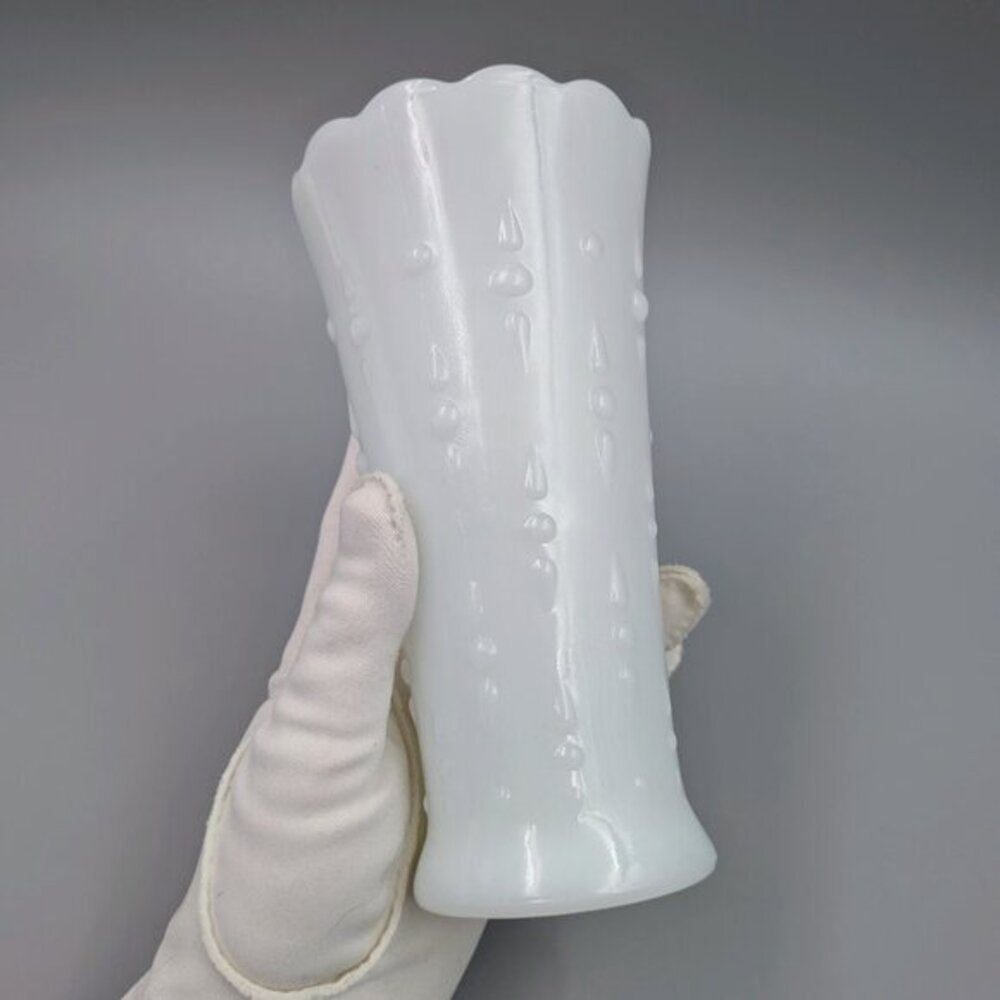 Vintage Anchor Hocking Milk Glass "Dots and Arrows" 7-inch Vase
